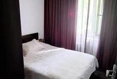 Apartament cu 2 camere semidecomandat, mobilat în Podu Roș