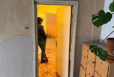 Piata PECO - str. Turnu Magurele, Apartament decomandat cu 3 camere - 65 mp - 5