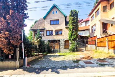 Ultracentral, vila 7 cam, 270 mp.,  zona Maternitate, 4 parcari, comision 0% - 39