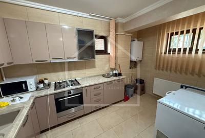 Apartament 4 camere  + Garaj | Damaroaia - 1