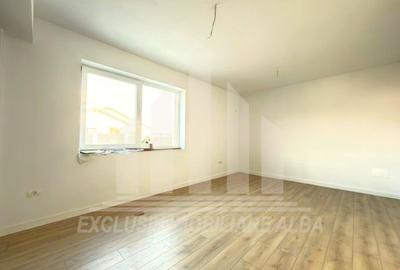 Apartament cu 3 camere decomandat în Cetate