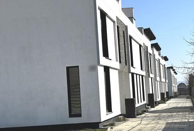 Vila Insiruita Noua la Cheie P+1 Finisata Incalzire pard Balcon Parcare Curte - 3