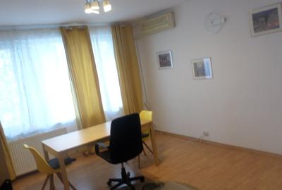 Ultracentral langa Hotel Radisson, Athenee Palas, cochet - 9