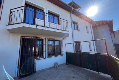 Lugoj,  Vila P+2E+M ,  656 Mp., Construiti, Posibilitate De Investitie, Zona 0 - 11