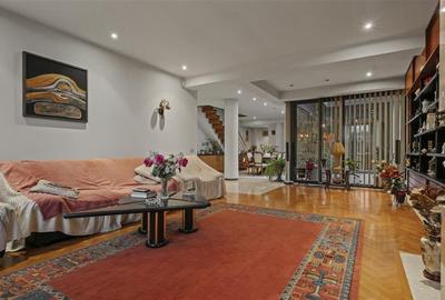 VILA CU SPATII GENEROASE IN DOROBANTI CU LIVING DE 75 MP SI TERASE DE 100 MP - 2