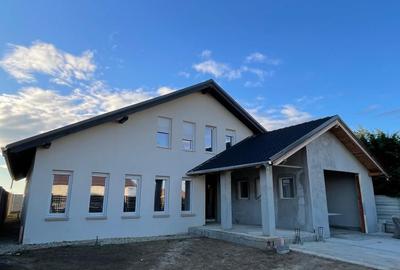 Casă individuală cu 6 camere în Central