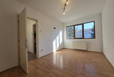 Apartament cu 2 camere semidecomandat în Cornișa