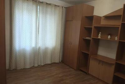 Garsonieră decomandată, mobilată în Central