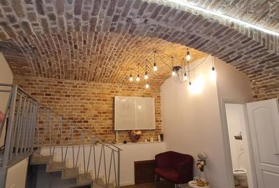 Spatiu langa Primarie pt. prestari servicii, birou, cabinet, salon - renovat - T - 11