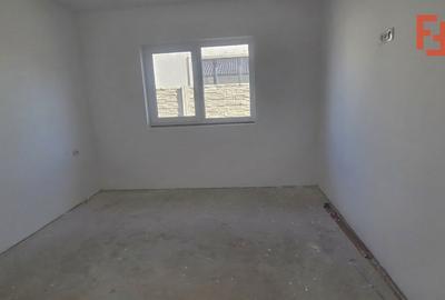 Duplex plan parter, despartit prin camera tehnica - Mosnita Noua - 9