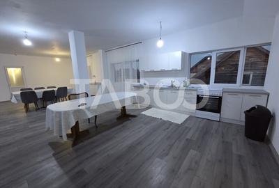 Casa de inchiriat 9 camere 5 bai prima inchiriere - 1