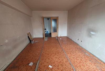 Apartament cu 3 camere decomandat în Giulești