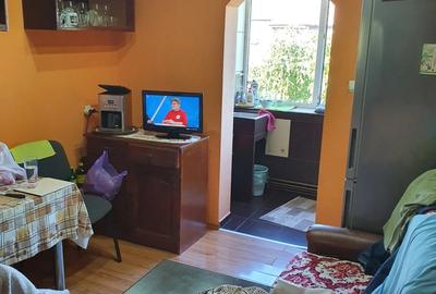 Apartament cu 2 camere decomandat în Lipovei