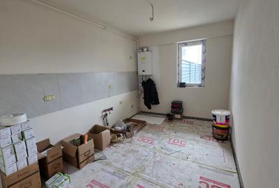 Apartament 2 camere/CURTE PROPRIE/ÎNCĂLZIRE PARDOSEALA/TVA INCLUS/LA CHEIE - 3