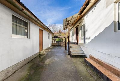 Casă cu 5 camere in Barzava - 15