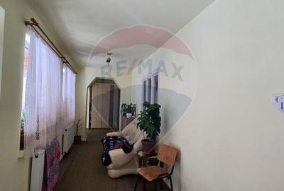 Casă cu anexă, livadă și panouri fotovoltaice - 13