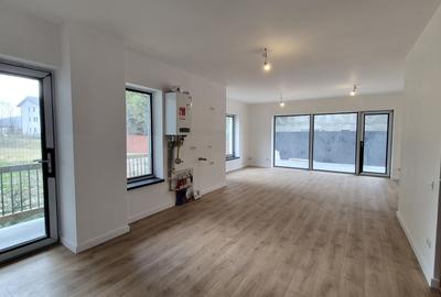 Apartament cu 2 camere decomandat în Zamora