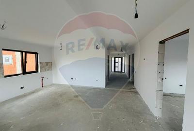 Casă / Vilă cu 4 camere de vânzare - 2