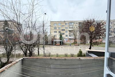Apartament cu 4 camere, decomandat, etaj intermediar, garaj inclus, Victoriei - 9
