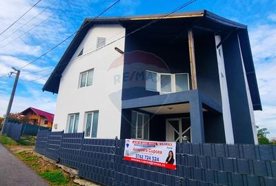 Casă individuală cu 4 camere în Ultracentral