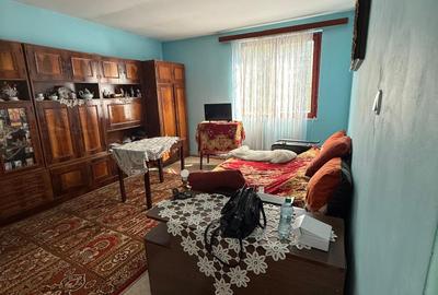 Casă cu 3 camere în Cruceni