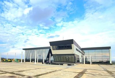 Proprietate imobiliara - Showroom Utilaje Agricole si Depozite/Hala service - 1