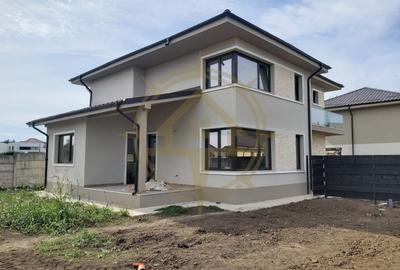 Casă cu 5 camere în Corbeanca