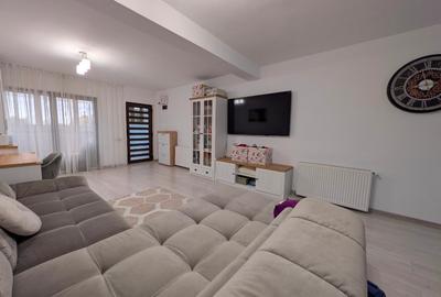 Casă de vânzare P+1, 3 camere decomandate , mobilata  Ovidiu, Constanta, - 12