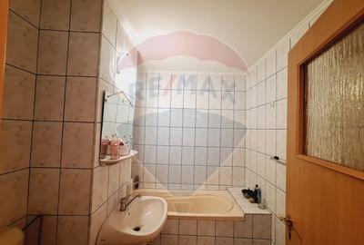 Apartament cu 3 camere de vânzare în zona Nufarul - 4
