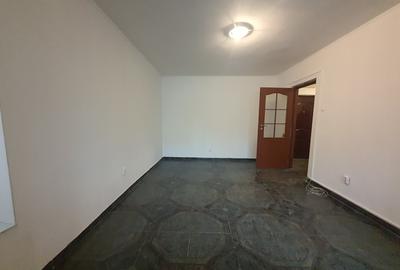 TOMIS NORD-CIRESICA-APARTAMENT CU 3 CAMERE DECOMANDAT 68 MP - 2