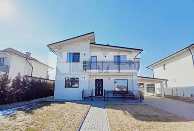 Casă individuală cu 5 camere în Șcheia