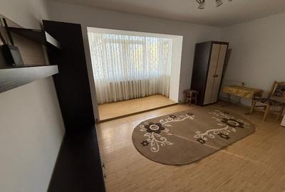 Apartament 3 camere decomandat – Bacău, strada Narciselor - 9