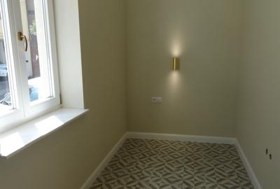 Apartament in casa recent renovat , parcare in curte, zona centrala - 8