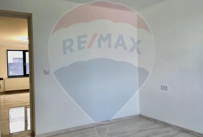 Apartament cu 4 camere de vânzare,  str. 1 Decembrie 1918 - 5