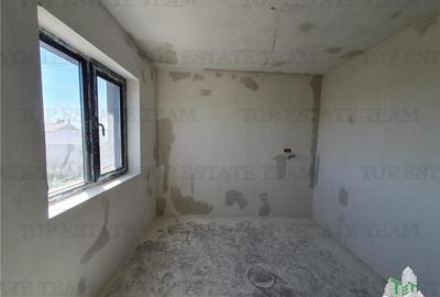 Duplex 8 camere cu doua intrari separate curte comuna Navodari - 15