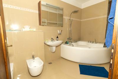 Vila cu PISCINA acoperită, zona centrala în Periș - 13