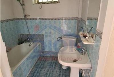 In Calarasi  - Central -Casa si teren  pe strada Grivita - 8