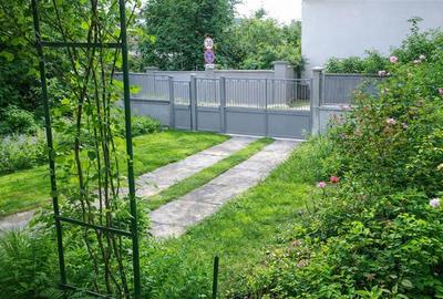 Apartament cu 2 camere semidecomandat, mobilat în Central