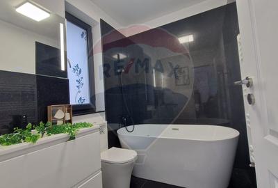 Vilă cu 4 camere, mobilată și utilată, de vânzare în Domnesti - 11