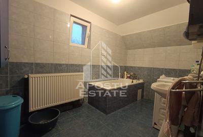 Casa individuala,izolata termic, 5 camere, curte proprie,2 bai, Ronat. - 10