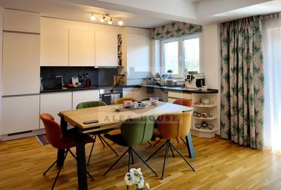 Apartament trei camere, 83 mp, vedere panoramică spre Tâmpa-Bartolomeu - 1