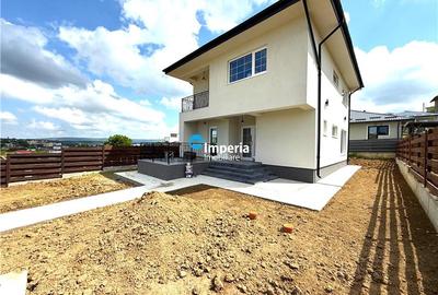 Vila moderna, 4 cam, 2 bai , 450 teren, priveliste, Valea Adanca Iasi - 1