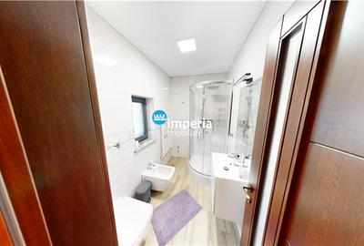 Pensiune de vanzare in zona Sucevita, langa Manastire - 12