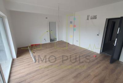 Apartament cu 3 camere semidecomandat în Lipovei