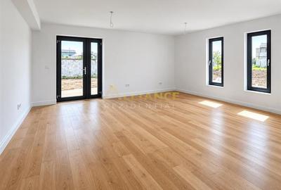 Casa parter- 4 camere- 600m de autobuz- 2km de metrou-pod-beci - 2