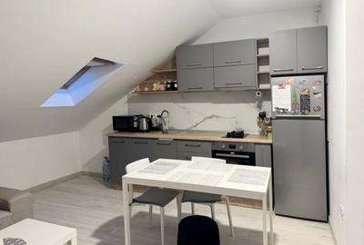 Apartament cu 2 camere decomandat, mobilat în Dumbrăvița