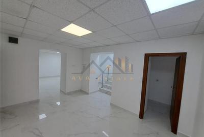 Spatiu Comercial, 50 mp - Zona Piata 700