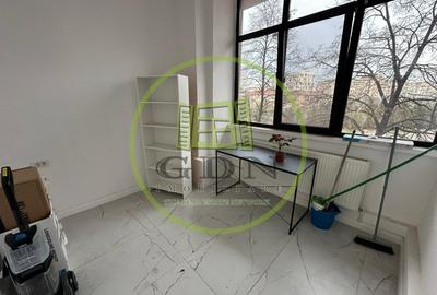 Spatiu de birou, 10mp, pretabil birou, Zona Teatrul National Marin Sorescu - 1