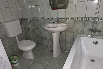 Apartament 3 camere, loc paracare, Zona Dambul Rotund, Str. Graurilor - 8