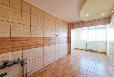 Apartament cu 2 camere decomandat în Ultimul leu